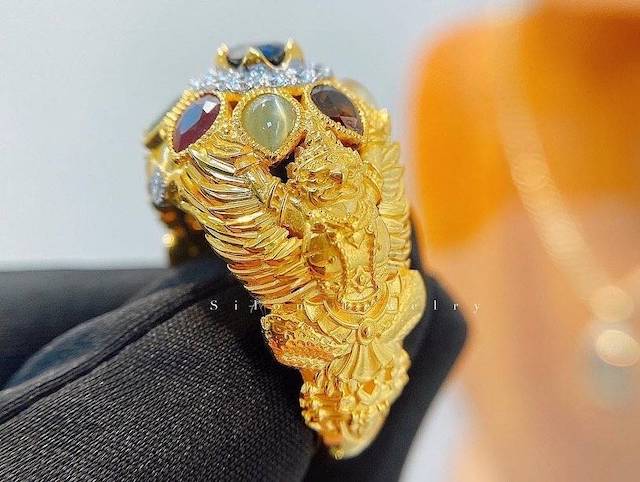 แหวนพญาครุฑทองคำนพเก้า พลอยแท้ล้อมเพชร เสริมบารมี | Silom Jewelry - Image 3